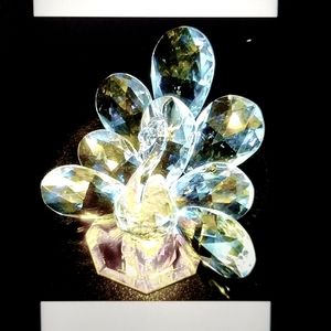 VINTAGE 1960s LARGE FACETED CRYSTAL PEACOCK BIRD FIGURINE SIGNED SW- 5" x 4.25"